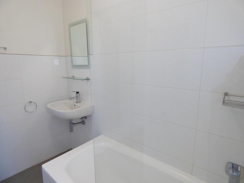 To Let 3 Bedroom Property for Rent in Green Point Western Cape